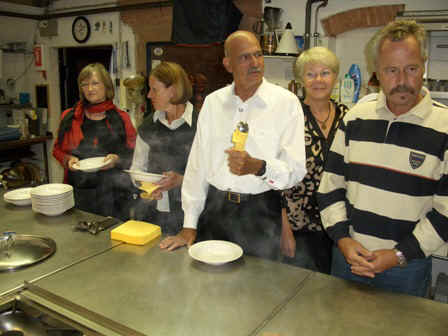 CIMG6389_a.JPG (93825 bytes)